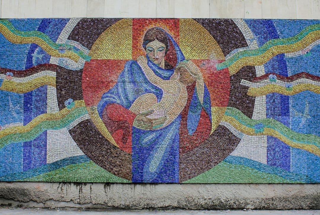 В Краснодаре отреставрировали мозаику на фасаде дома по адресу Вишняковой, 53 – 34280
