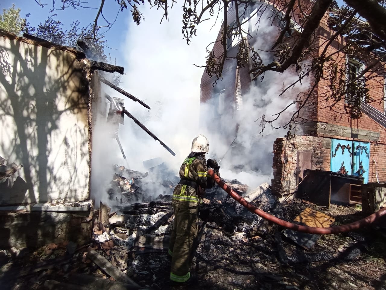 Утром в Краснодаре сгорели два частных дома