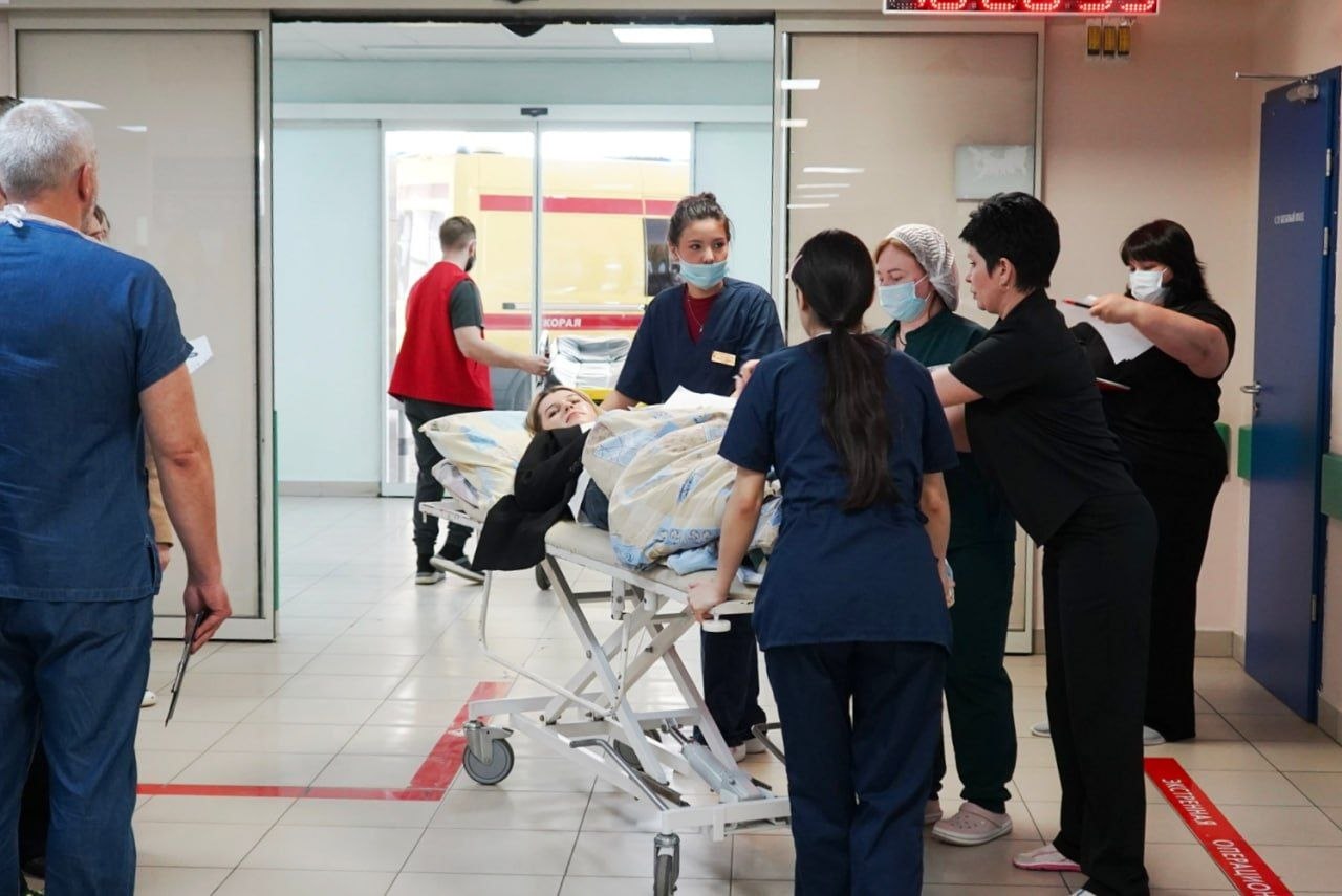 Учения по массовому поступлению пострадавших с политравмами провели в ККБ №1
