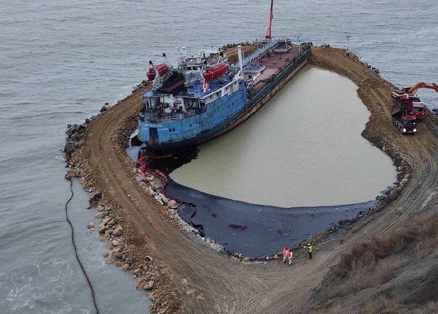 Суд в Краснодаре отказался отменять методику расчёта ущерба после масштабной мазутной катастрофы в Керченском проливе