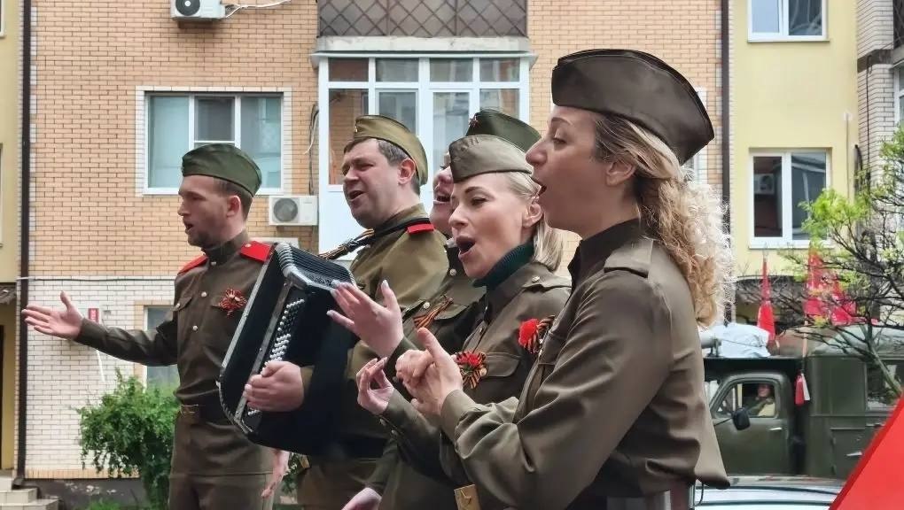 В Краснодаре начались концерты «фронтовых бригад»