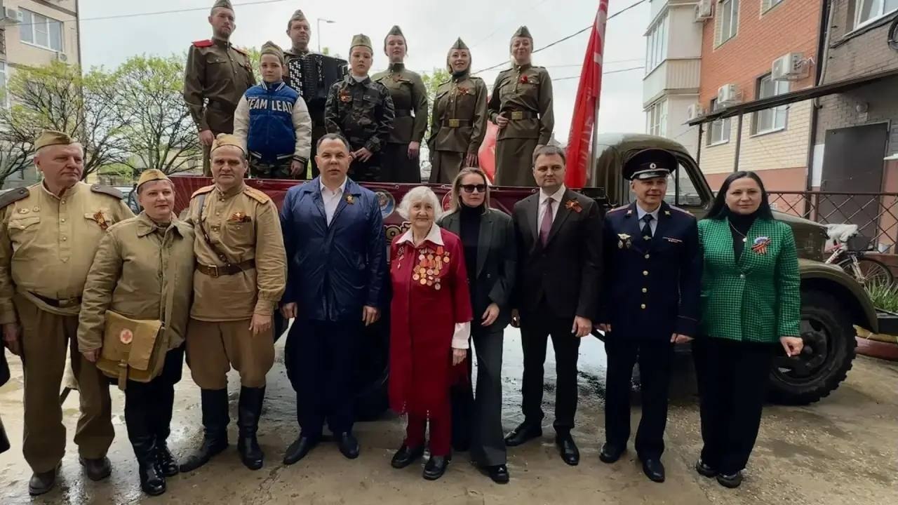 В Краснодаре начались концерты «фронтовых бригад»