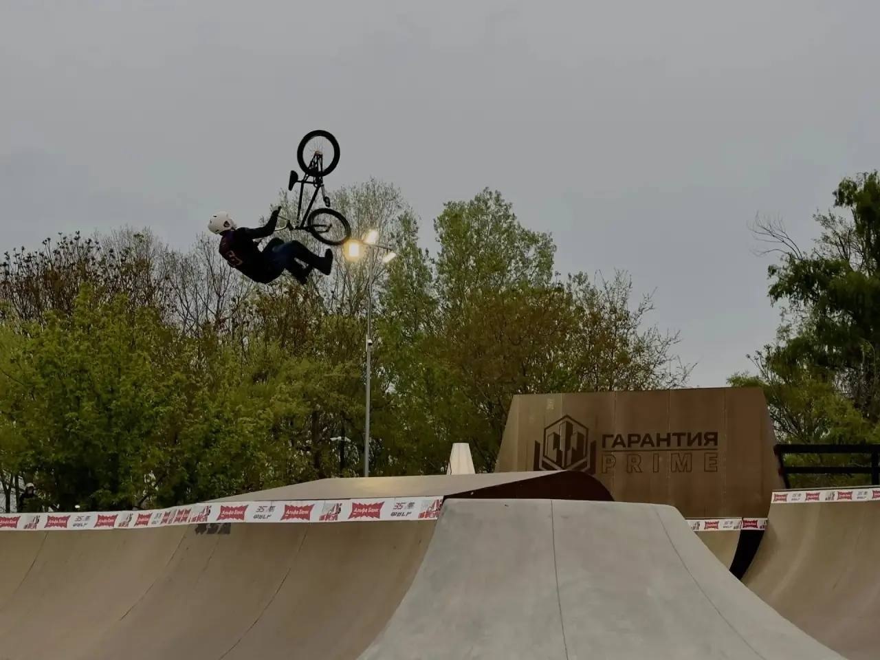 Краснодарский спортсмен Арсений Любишкин выиграл третий этап Кубка России по BMX-фристайлу