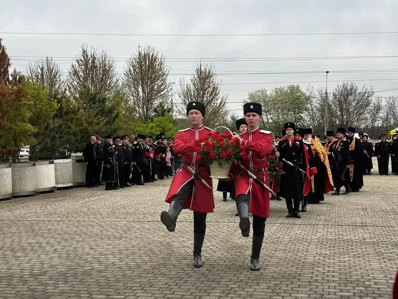 «Корниловские поминовения» состоялись в Краснодаре у памятника Лавру Корнилову и жертвам Гражданской войны