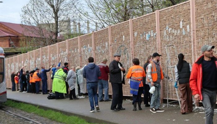 Сотрудники КТТУ вышли на Всекубанский субботник