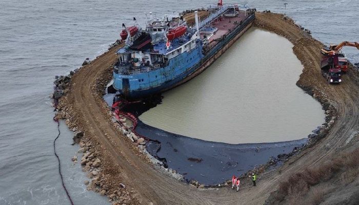 Суд в Краснодаре отказался отменять методику расчёта ущерба после масштабной мазутной катастрофы в Керченском проливе