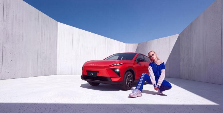 OMODA C5: стильный кроссовер для динамичного города