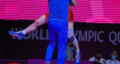 Кубанская спортсменка Любовь Овчарова взяла золото на мировом турнире по спортивной борьбе и тем...