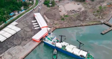 Предварительной причиной разлива нефти в море у Туапсе стала незаконная врезка в глубоководный выпускной канализационный коллектор