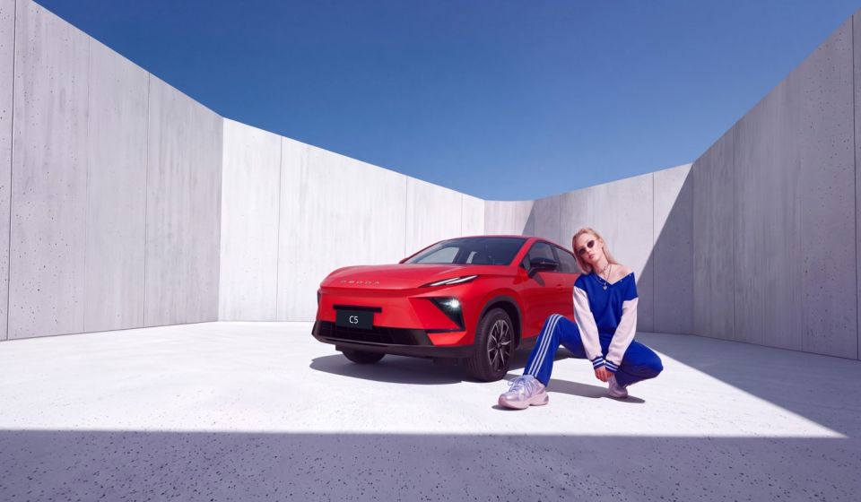 OMODA C5: стильный кроссовер для динамичного города