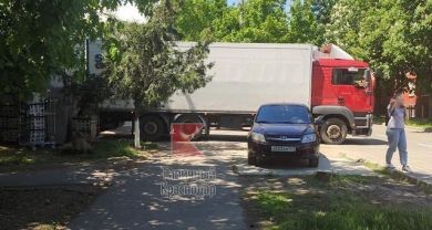 «Фура Магнита ежедневно перекрывает тротуар на улице Речной